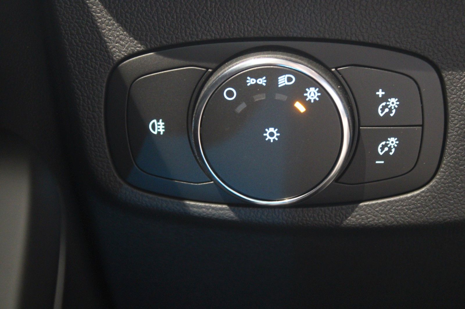 Fahrzeugabbildung Ford Focus ST X Aut. LED Panodach HUD B&O WinterPaket