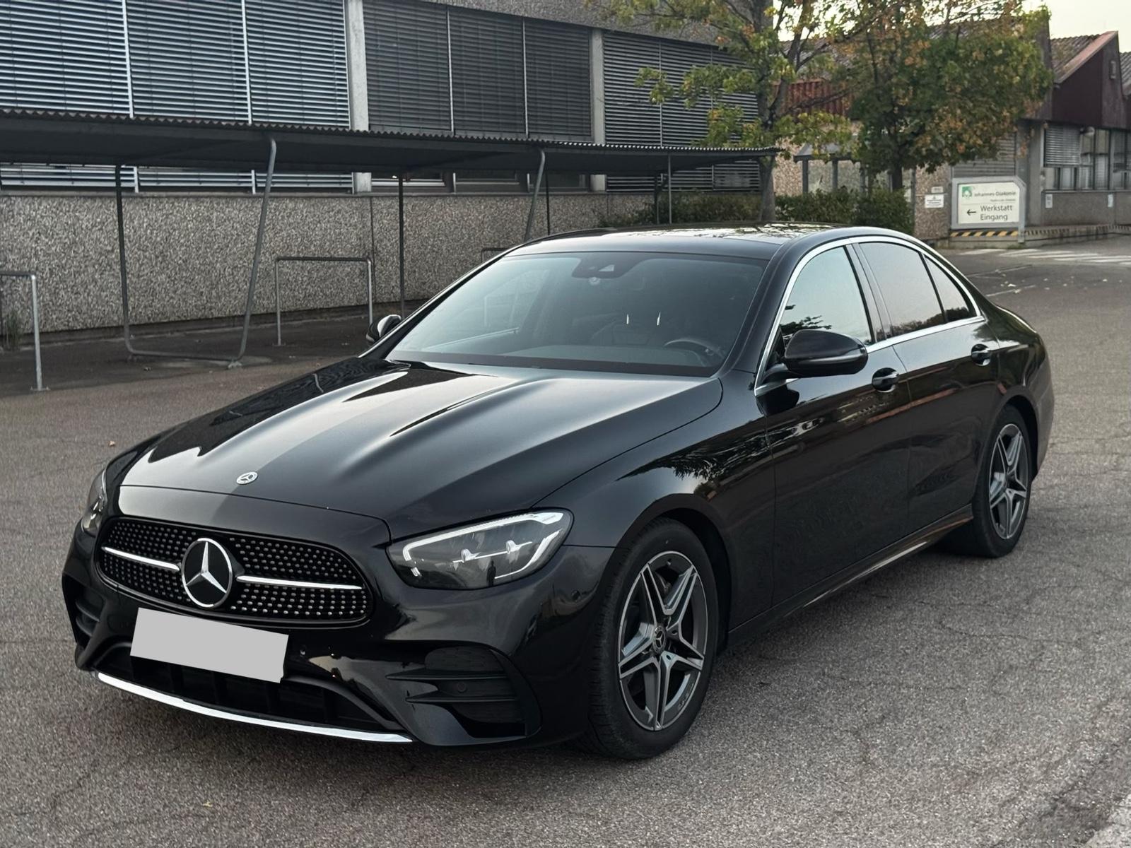 Mercedes-Benz E 220 Limousine AMG Line Panorama Voll