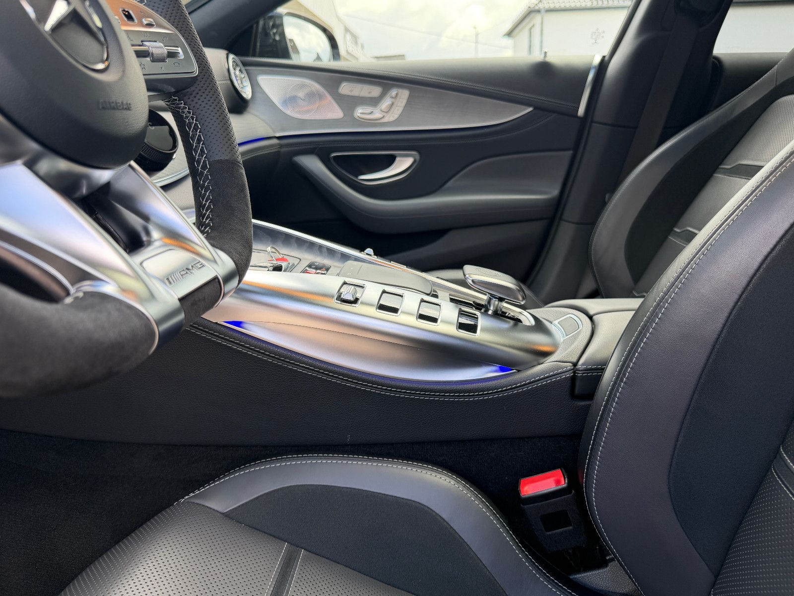 Fahrzeugabbildung Mercedes-Benz AMG GT 4 /43 4Matic+/AERO/V-8STYLING/360KAM/