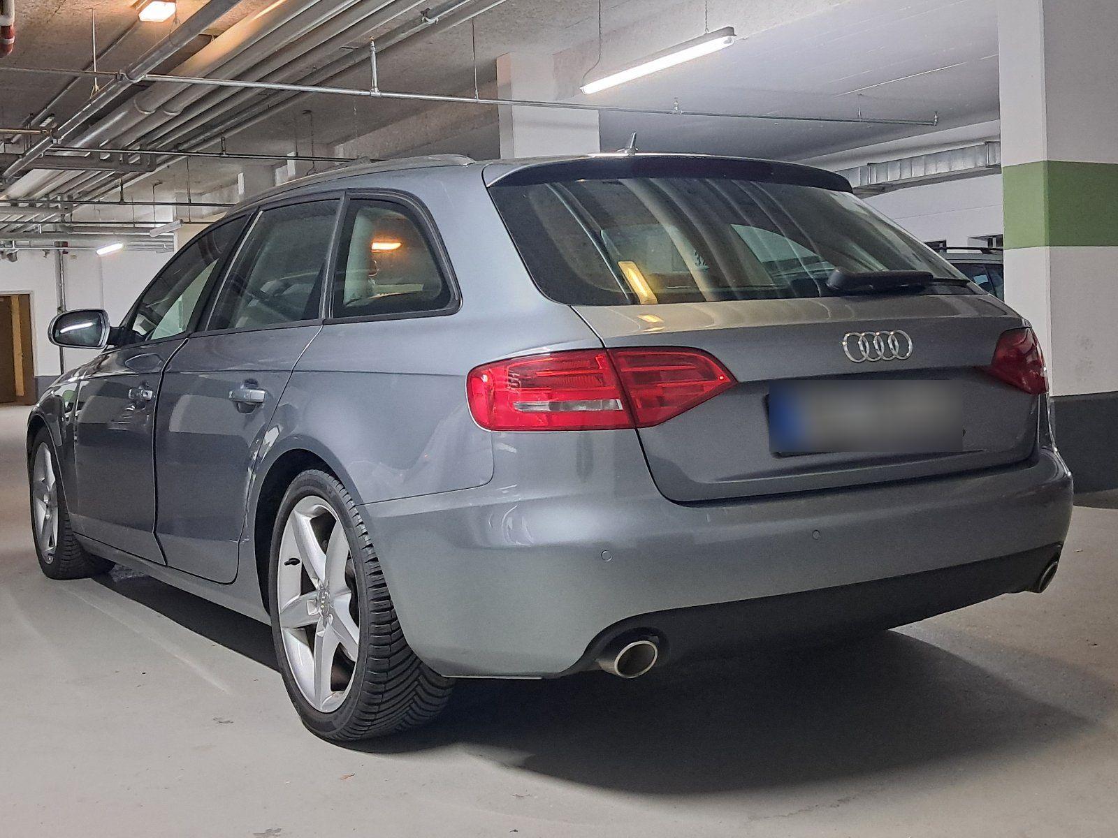 Audi A4 2009 — rear view