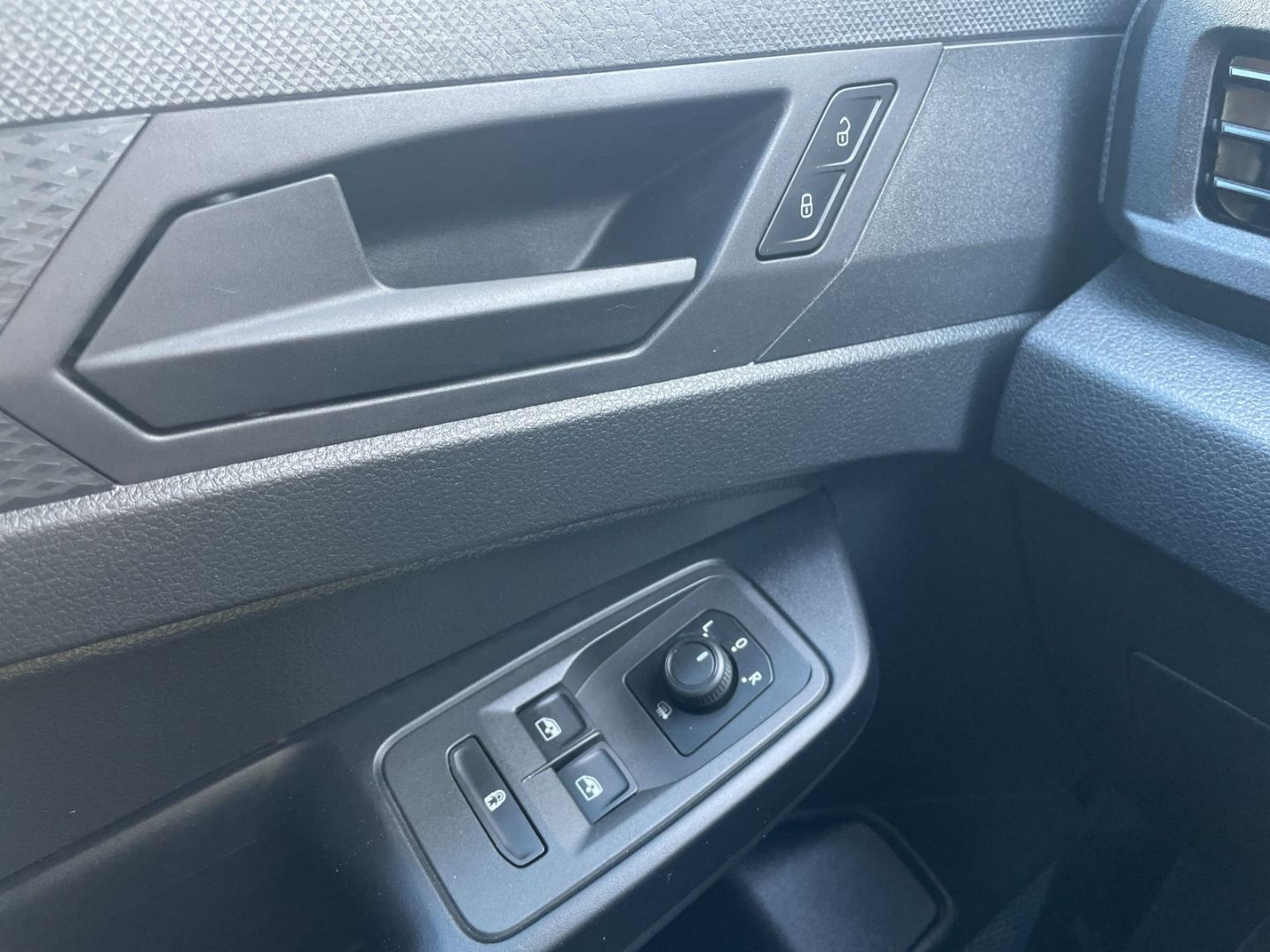 Caddy 1.5 TSI DSG App-Connect/GRA/PDC vo+hi/DAB