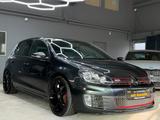 Volkswagen Golf GTI/LEDER/19ZOLL/AHK/STEURKETTE N./GARANTIE - Volkswagen Golf aus 2011: GTI