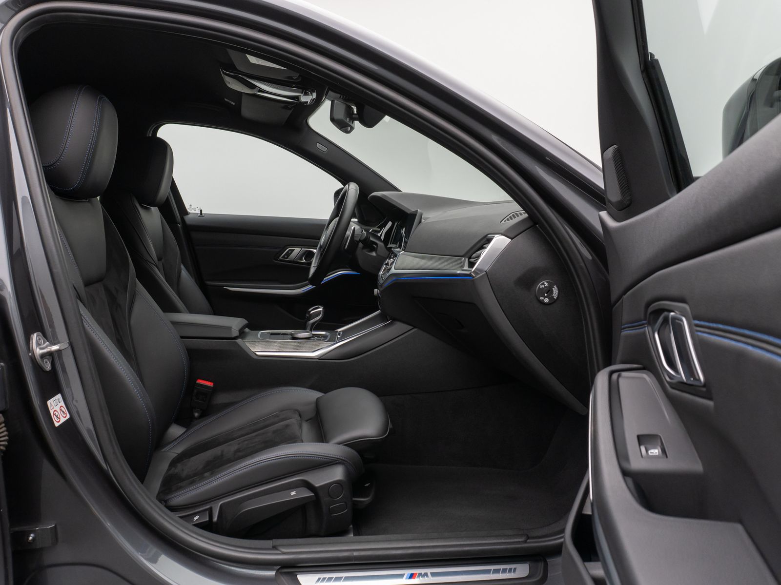 Fahrzeugabbildung BMW 330d M Sport Kamera DAB HiFi Stop&Go Alarm LED