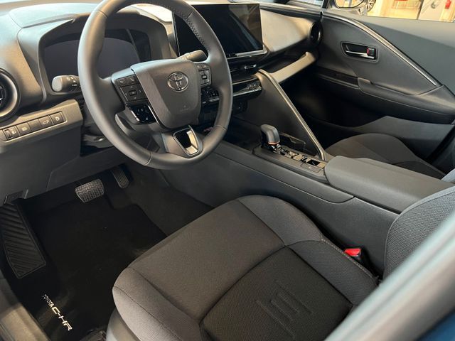 Fahrzeugabbildung Toyota C-HR 1.8 FWD Teamplayer KlimaA,LED,Navi,SHZ,ACC