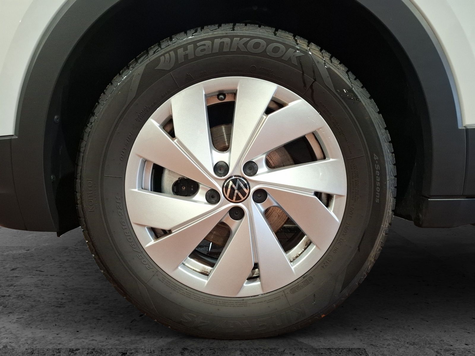 Fahrzeugabbildung Volkswagen T-Cross TSI Life LED AID ACC APP SH PDC LM