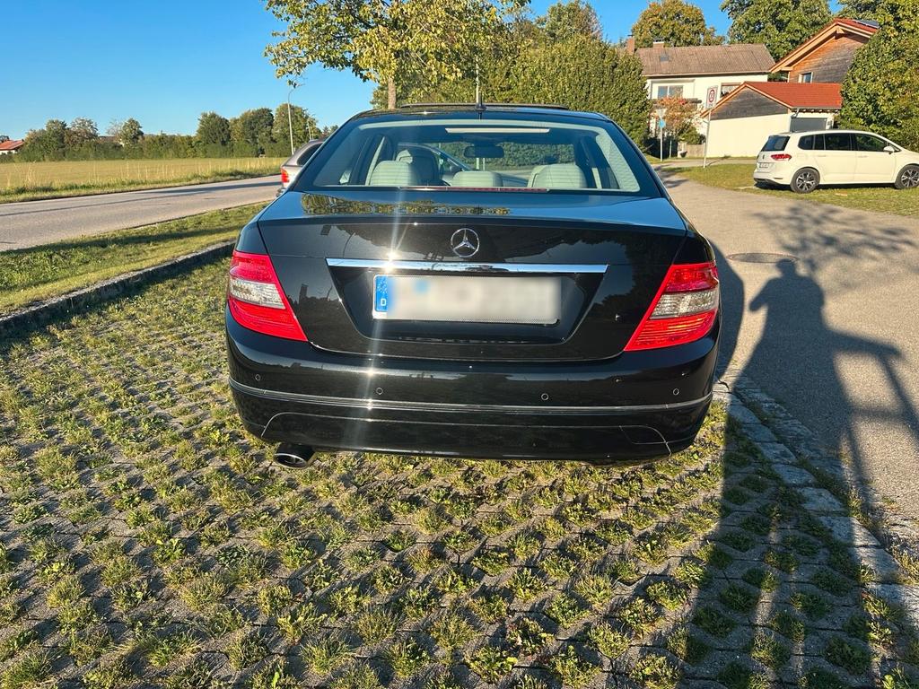 Mercedes-Benz C 220