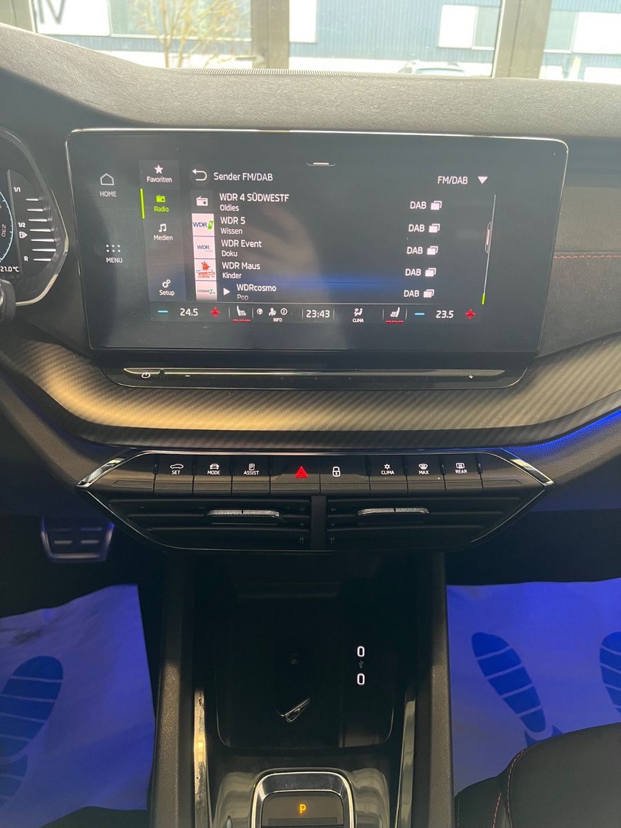 Fahrzeugabbildung SKODA Octavia Combi RS *HEAD*ACC*KAMERA*LED*VIRTUAL*