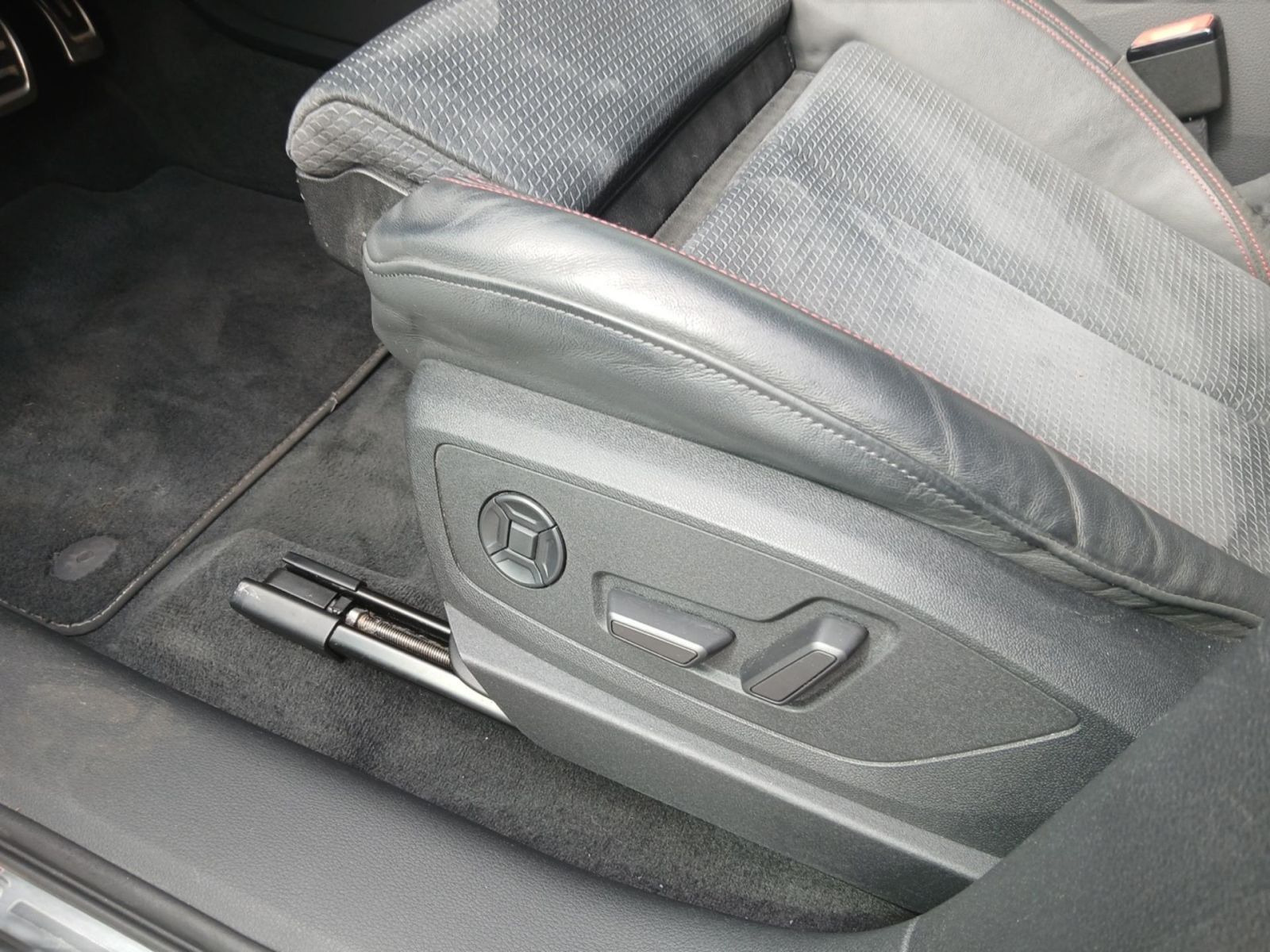 Audi Q8 e-tron - Bild 13