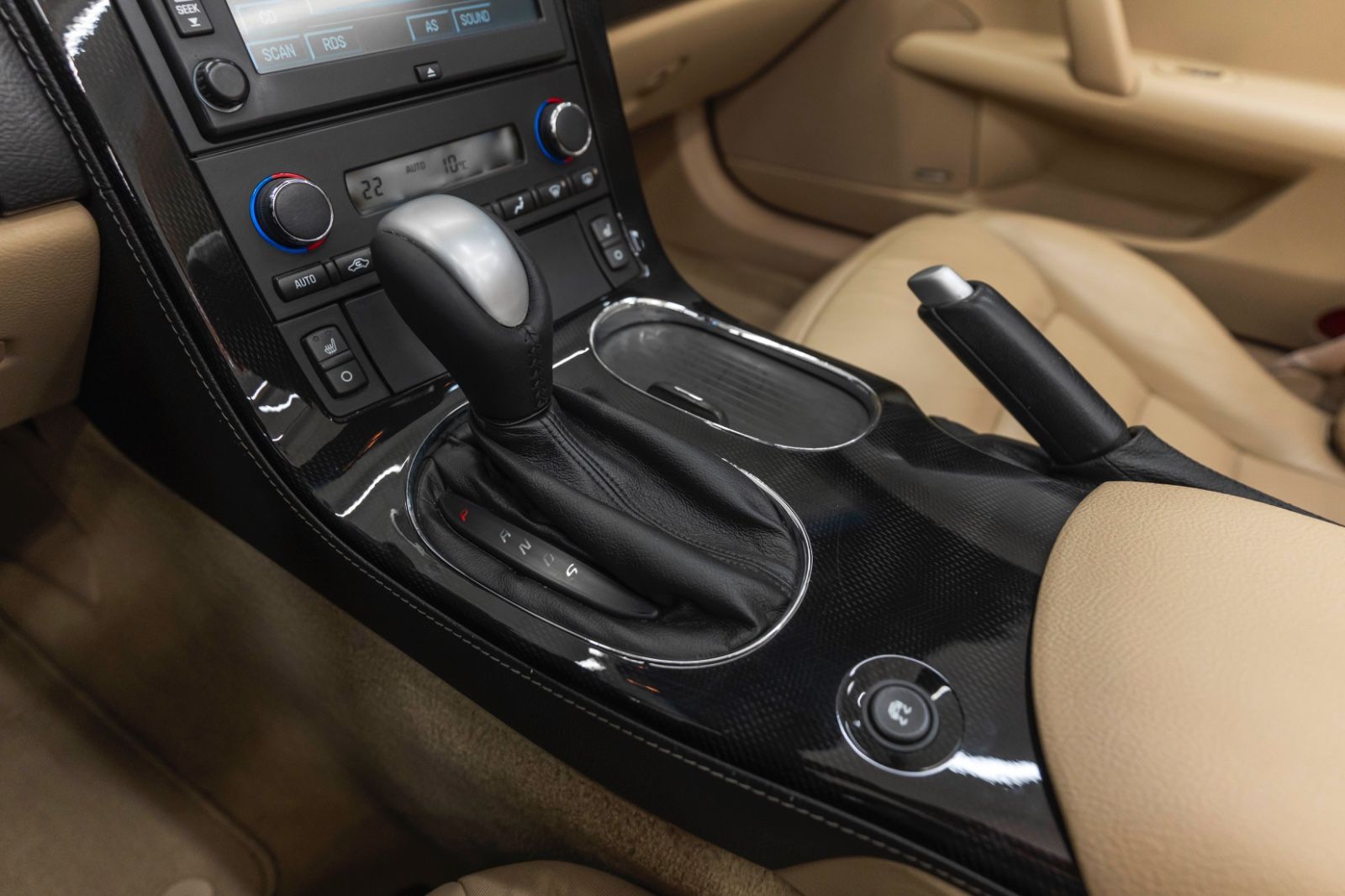 Fahrzeugabbildung Corvette C6 6.2 V8 Cabrio Automatik BOSE HUD SHZ