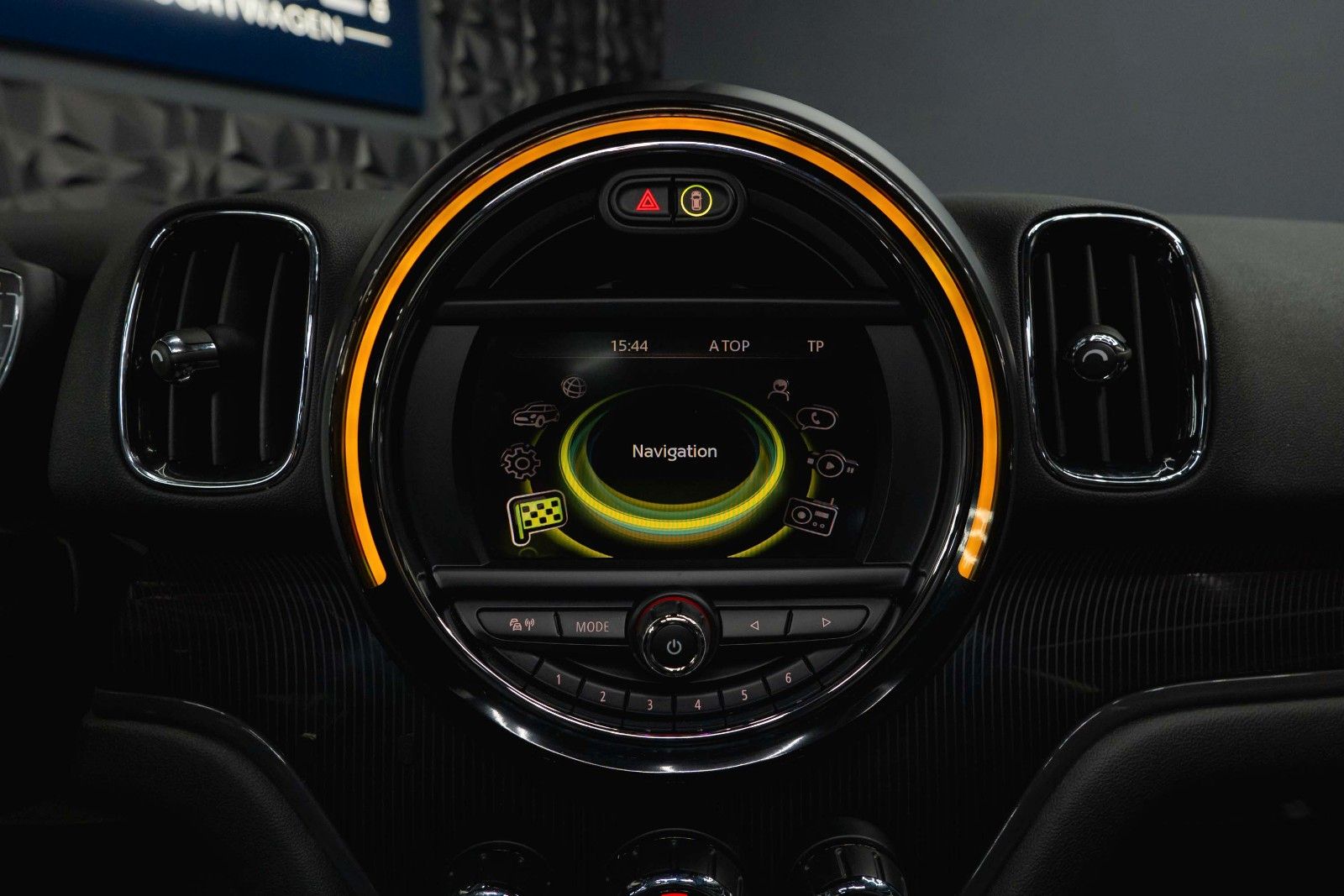 Fahrzeugabbildung MINI COOPER SE Countryman All4 | Pano | ACC | Plug-In