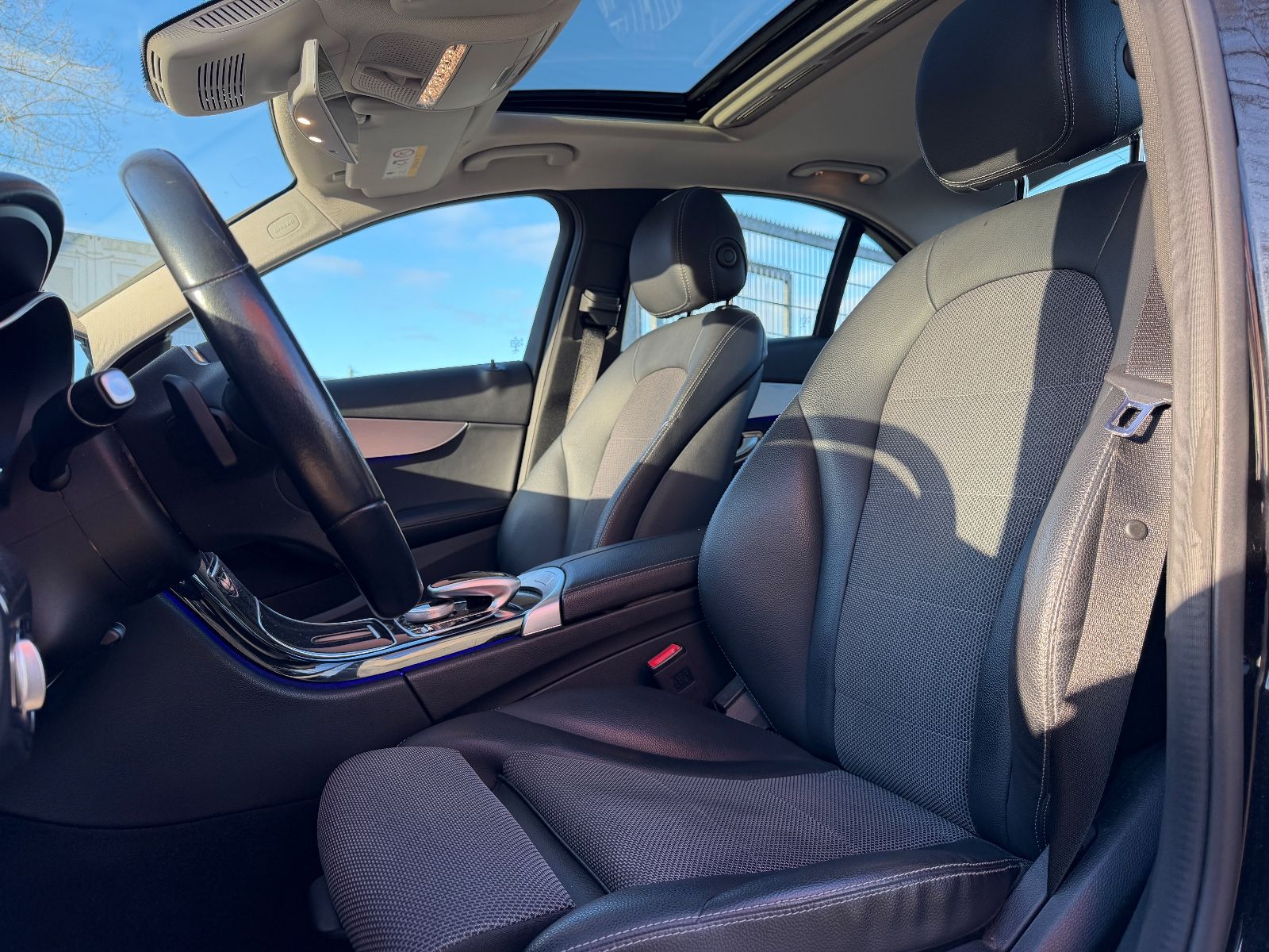 Fahrzeugabbildung Mercedes-Benz C 200 Lim. Avantgarde*SCHIEBEDACH*LED*ACC*TEILLE