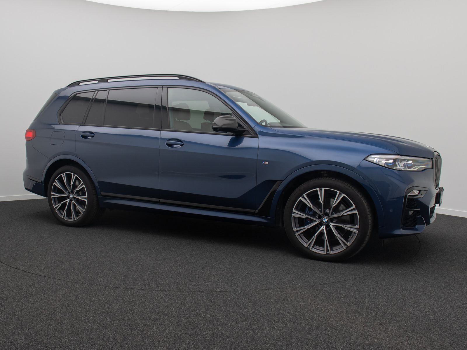 Fahrzeugabbildung BMW X7 M50i  Massage 360°B&W Laser DAB SkyLounge 22"
