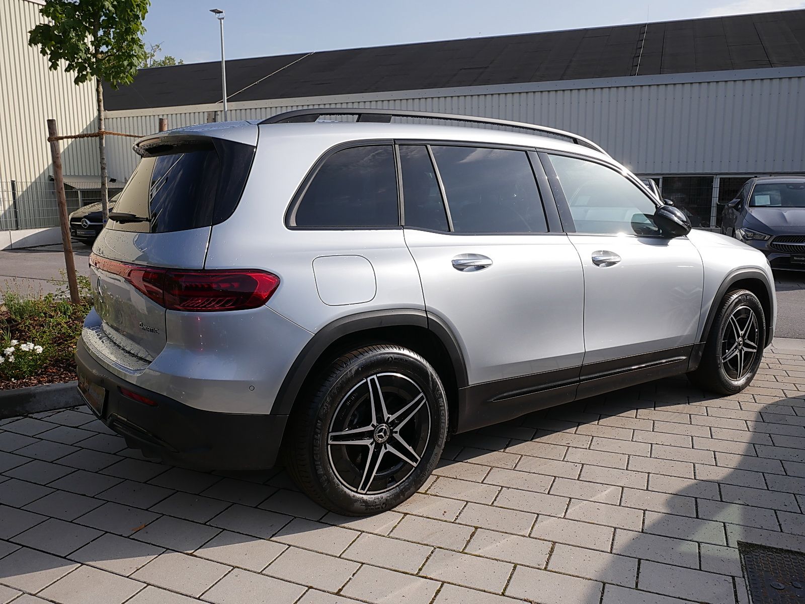 Mercedes-Benz EQB 300 4MATIC AMG Night Burmester AHK Leder 360 foto 2