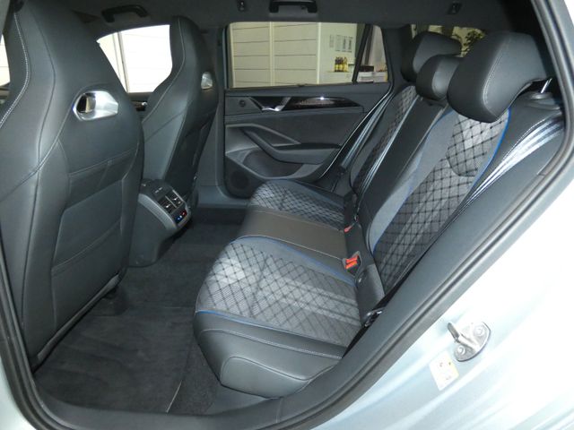 Passat Variant 2.0 TDI R-Line DSG Black Style