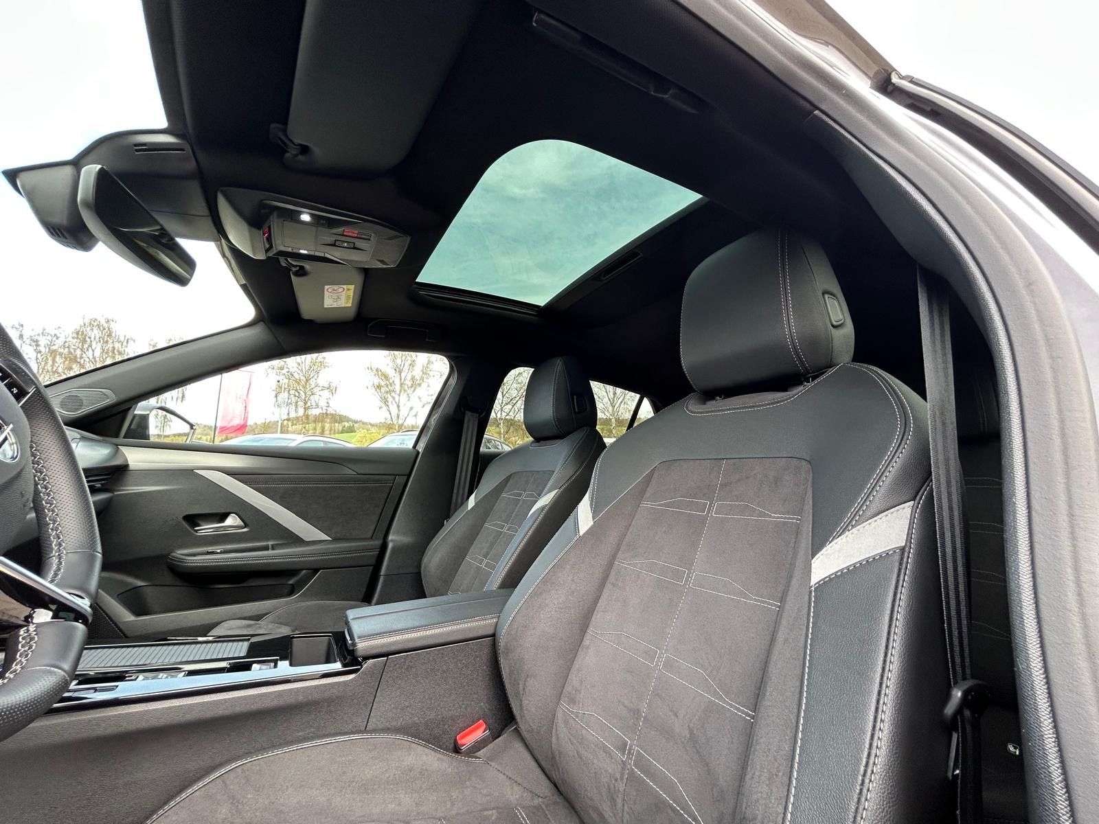 Fahrzeugabbildung Opel Astra Ultimate°Pano°Kamera°LED°Leder°HeadUp°