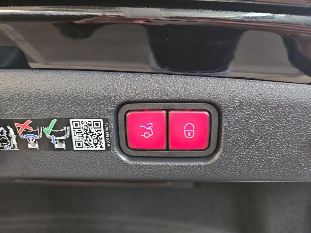 Fahrzeugabbildung Mercedes-Benz E 300 e 4M Limousine +AMG+NIGHT+AHK+WINTER+4D-SO