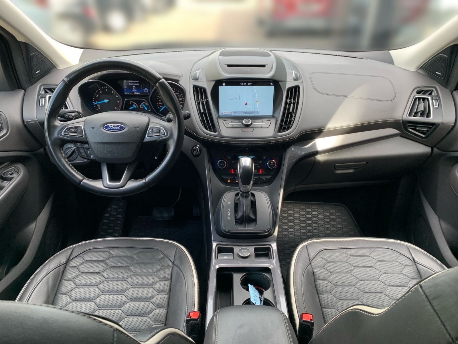 Fahrzeugabbildung Ford Kuga 1.5 EcoBoost Automatik Vignale 4x4 AHK