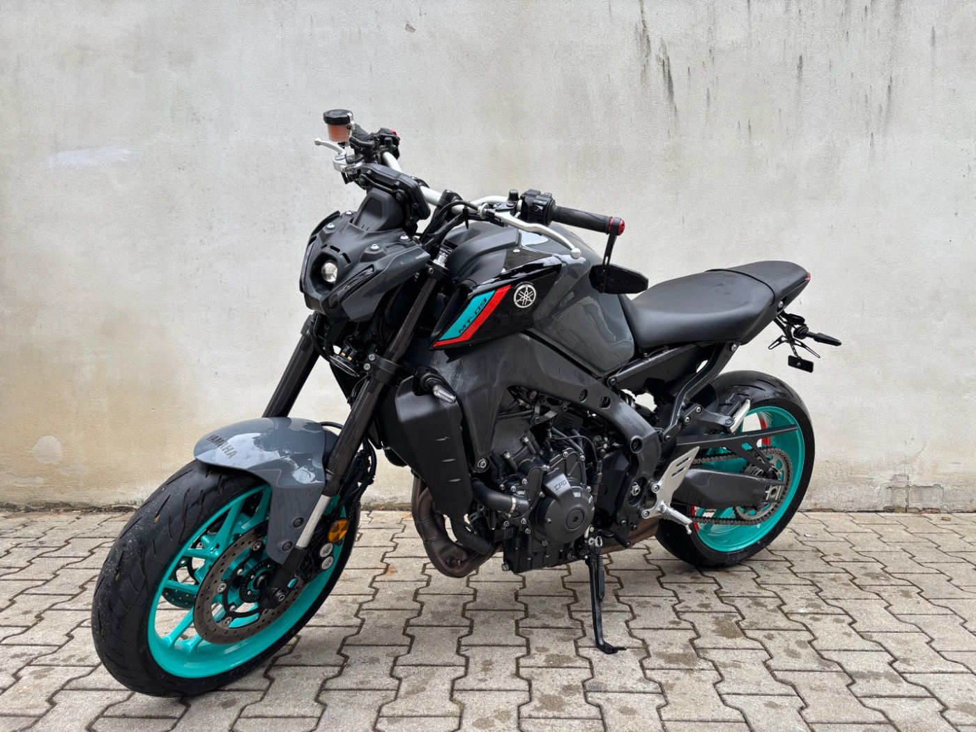 Fahrzeugabbildung Yamaha MT 09 35 KW kurzer Kennzeichenhalter Lenkerendsp