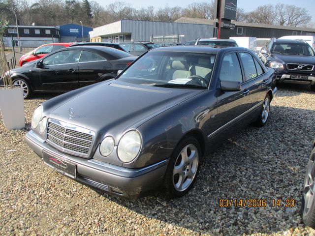 Mercedes-Benz E 200 ELEGANCE