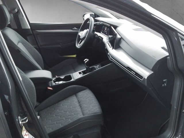 Fahrzeugabbildung Volkswagen Golf VIII TSI Move LED Navi SHZ AID RFK
