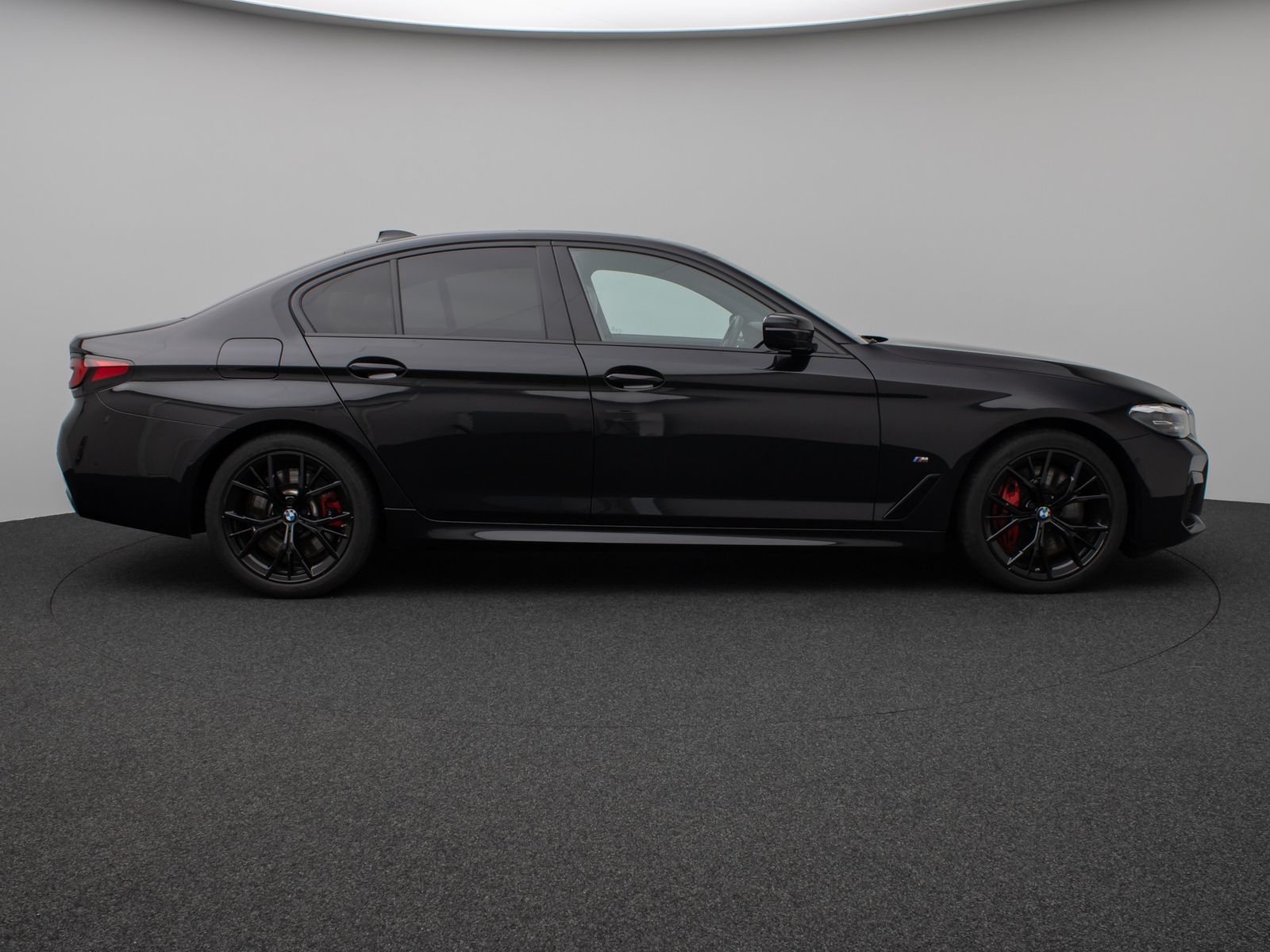 Fahrzeugabbildung BMW 540i xD M Sport Glasdach Kamera HUD DAB H/K 19"