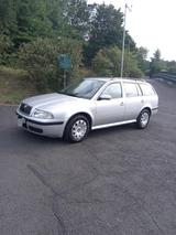 Skoda Octavia 1.6 - Skoda Octavia aus 2004: Kombi