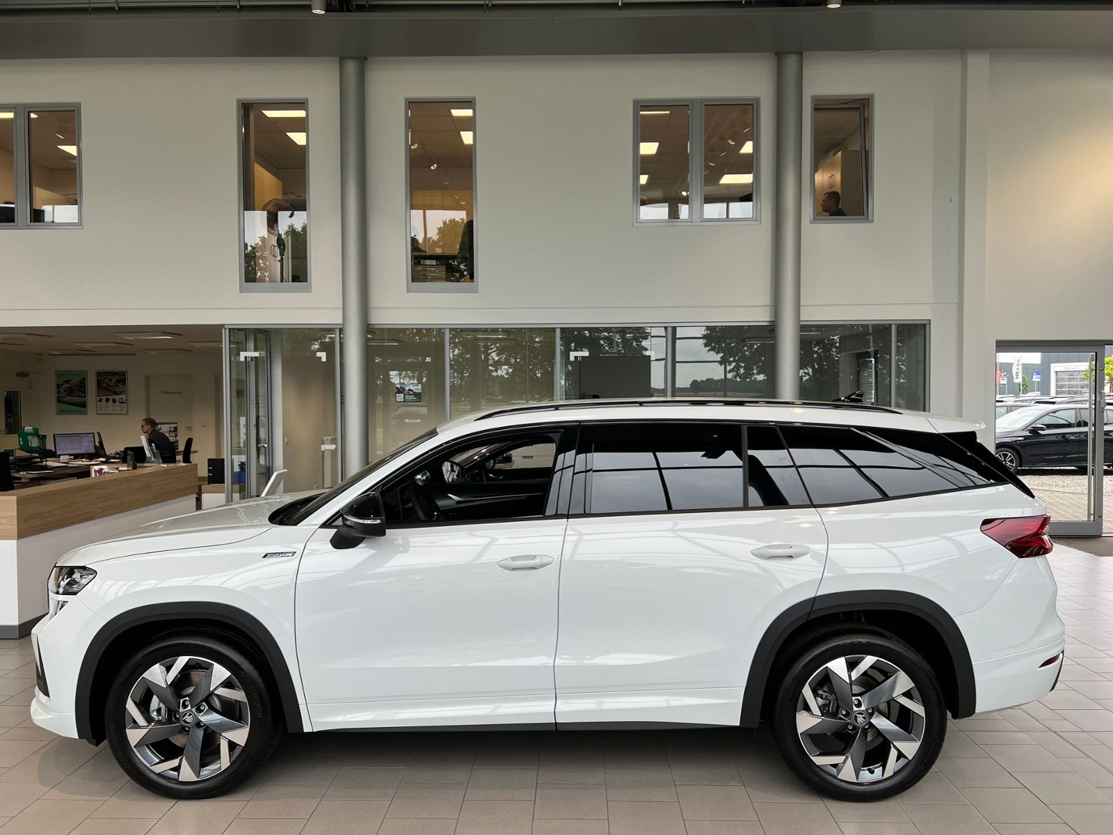 Fahrzeugabbildung SKODA Kodiaq Sportline 2.0 TDI DSG *LED,Navi,ACC,Rückf