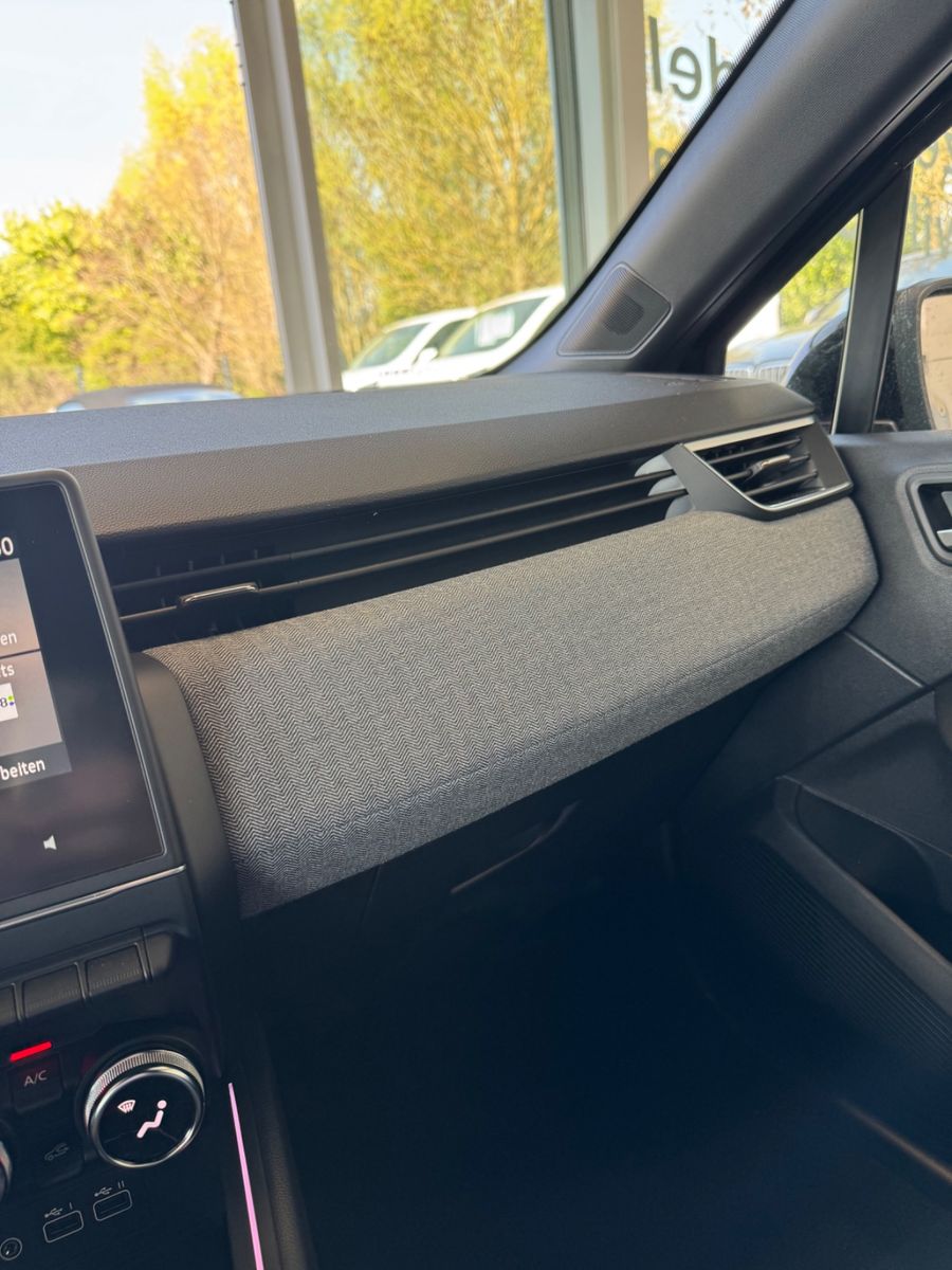 Fahrzeugabbildung Renault Clio V Techno  E-Tech/Automatik/Sofort