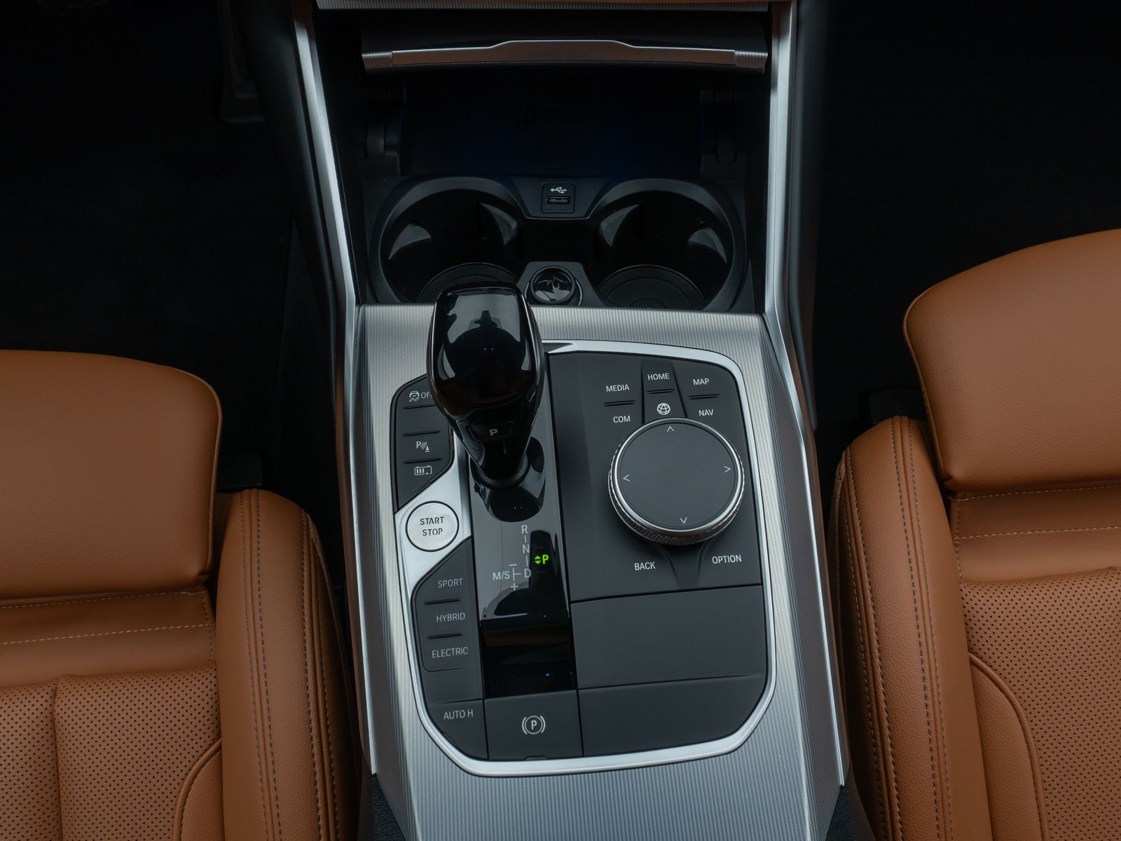 Fahrzeugabbildung BMW 330e  M Sport Kamera Laser HUD DAB HiFi Komfort