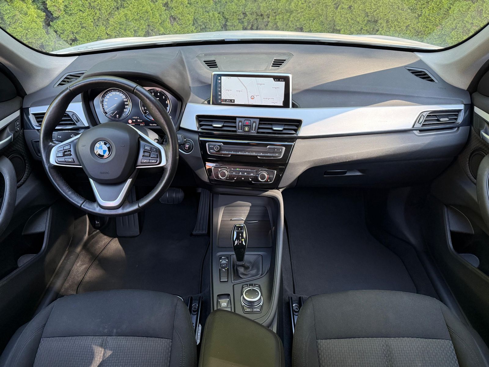 Fahrzeugabbildung BMW X1 sDrive 18 i Aut. LED+NAV+SHZ+AHK+TEMP+KAM+DAB