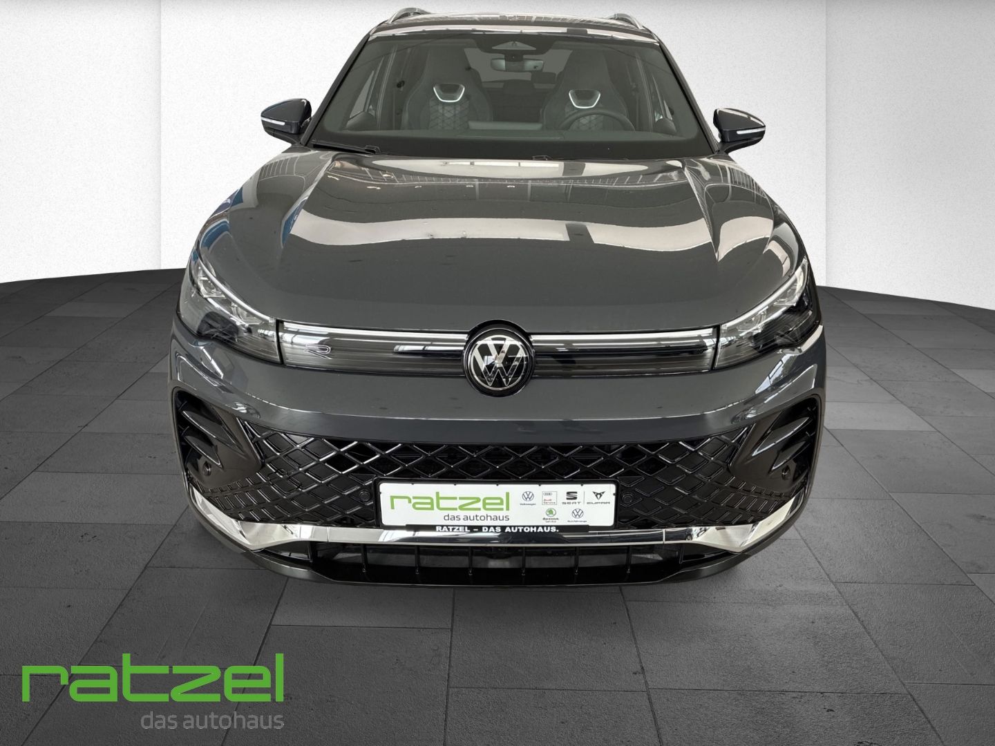 Fahrzeugabbildung Volkswagen Tiguan R-Line 110KW AHK+Elek. Heckklappe