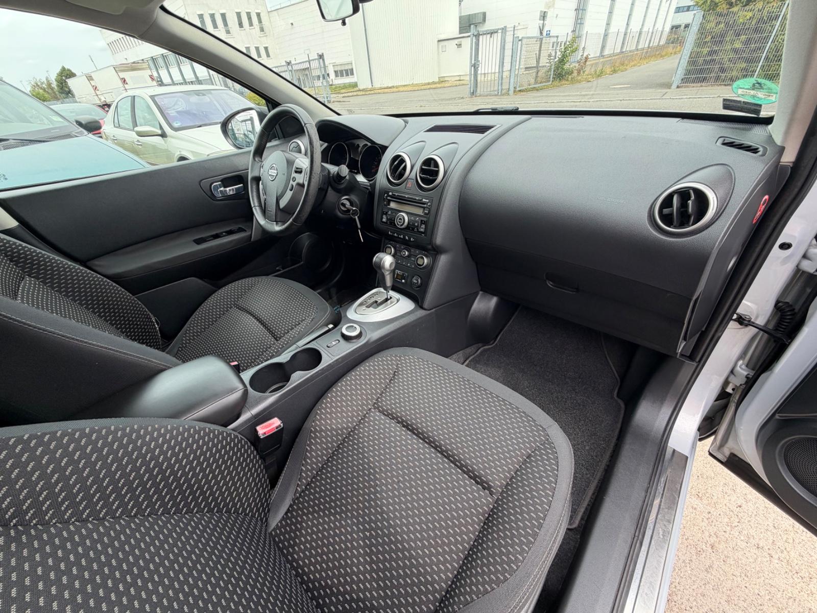 Nissan Qashqai+2 2008 — photo 27