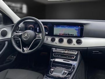 Mercedes E 300 - 12