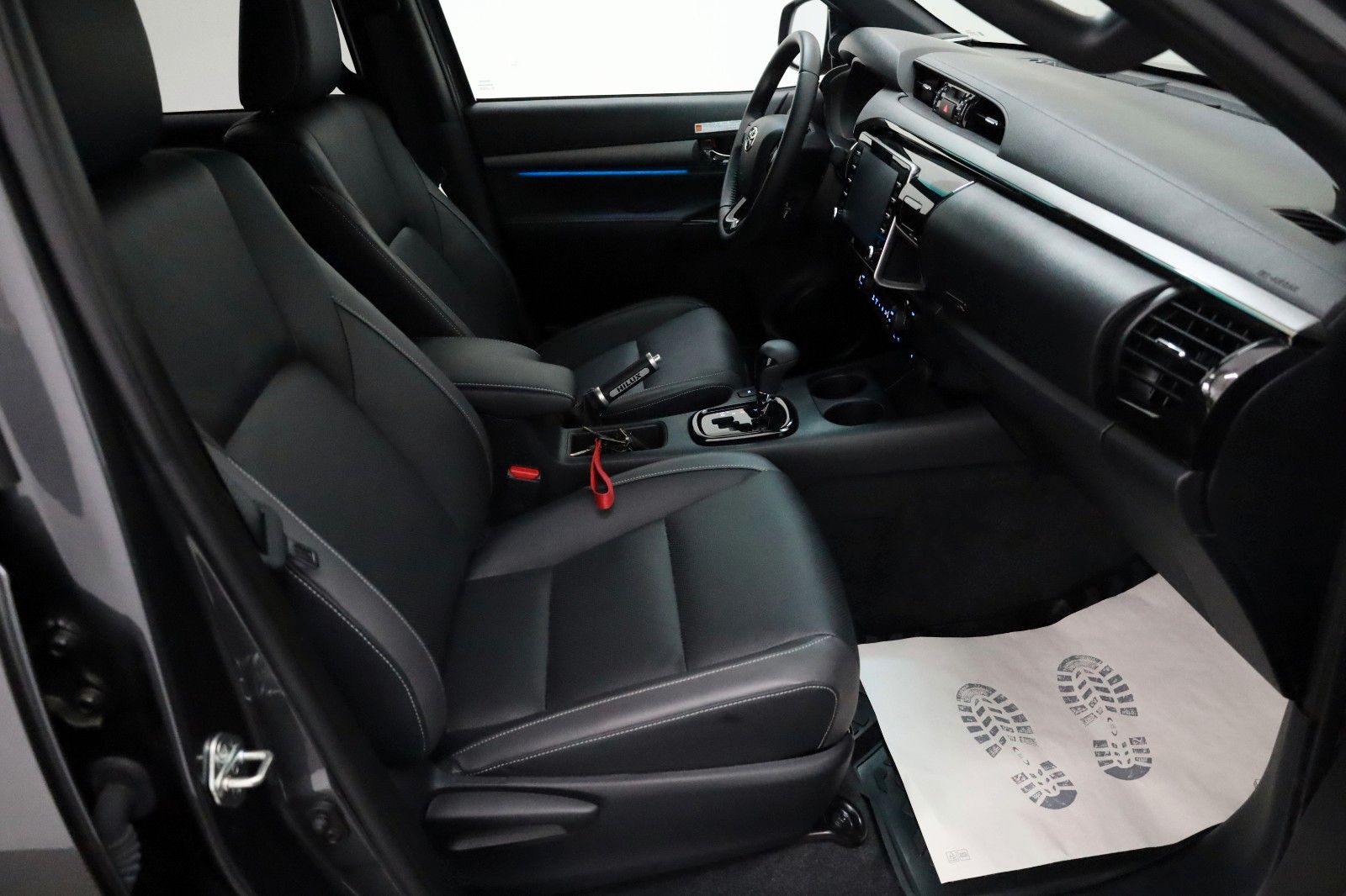 Fahrzeugabbildung Toyota Hilux Double Cab Invincible,Navi,ACC,HardTop,AHK