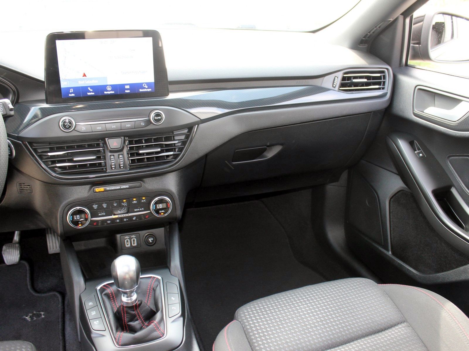 Fahrzeugabbildung Ford Focus ST-Line 1,0 EcoBoost Mild Hybrid