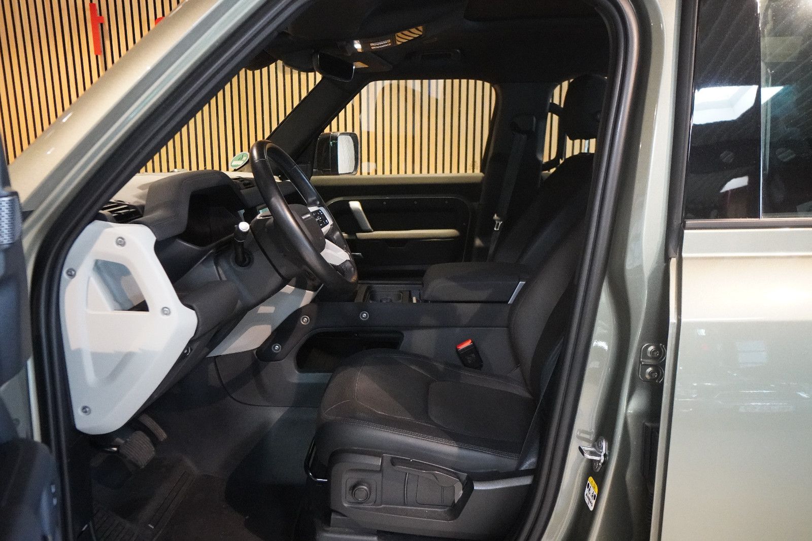Land Rover Defender 110 X-Dynamic D250 1.Hd Ufrei Pano AHK foto 5