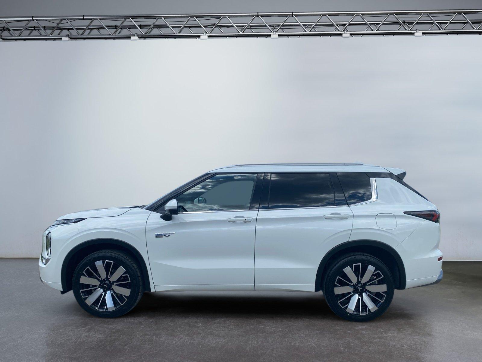 Mitsubishi Outlander Top Luxury 2.4 PHEV ACC+PDC+STH+PANO