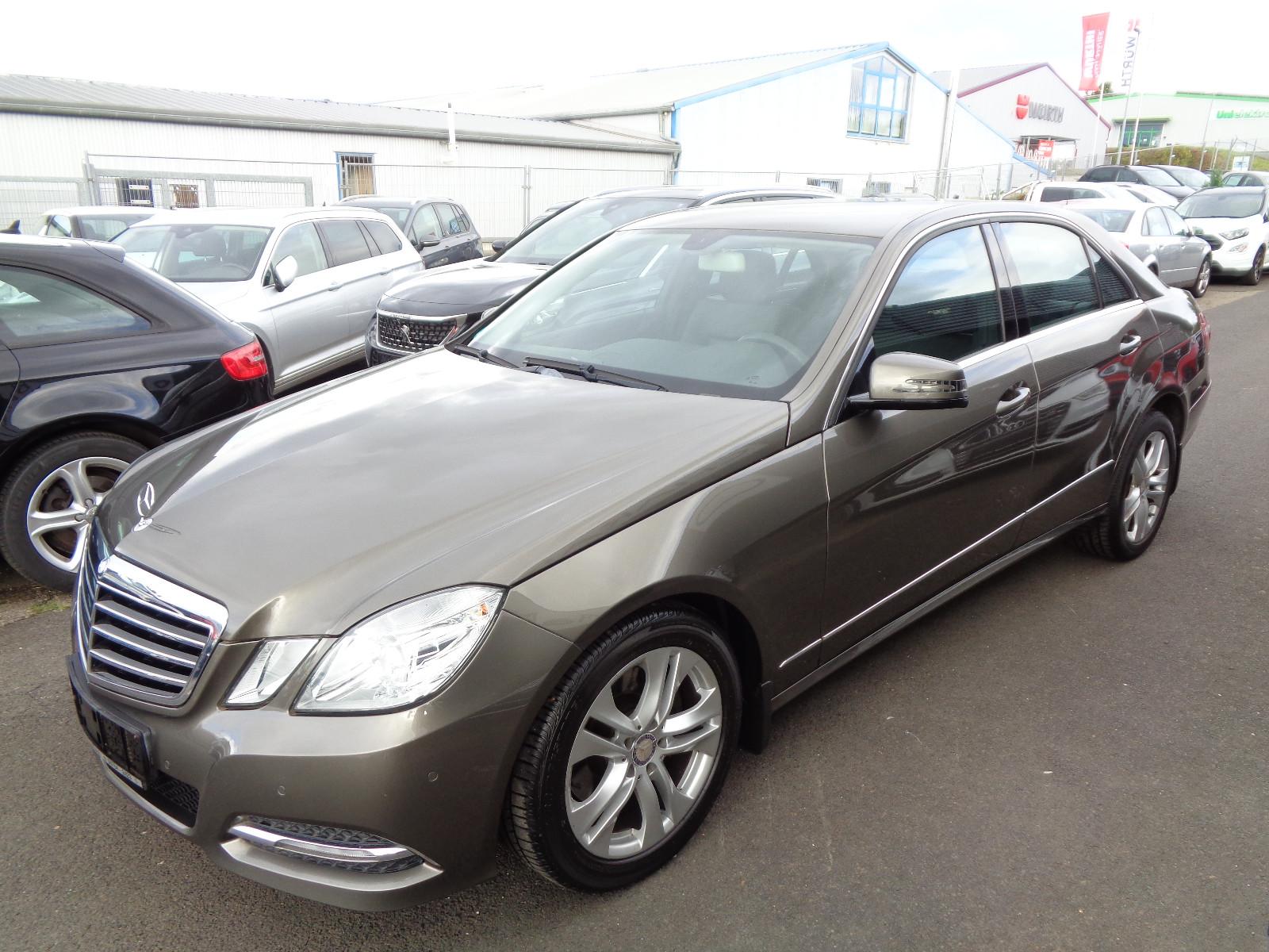 Mercedes-Benz E 250 Lim. CGI BlueEfficiency°Avantgarde°Massage