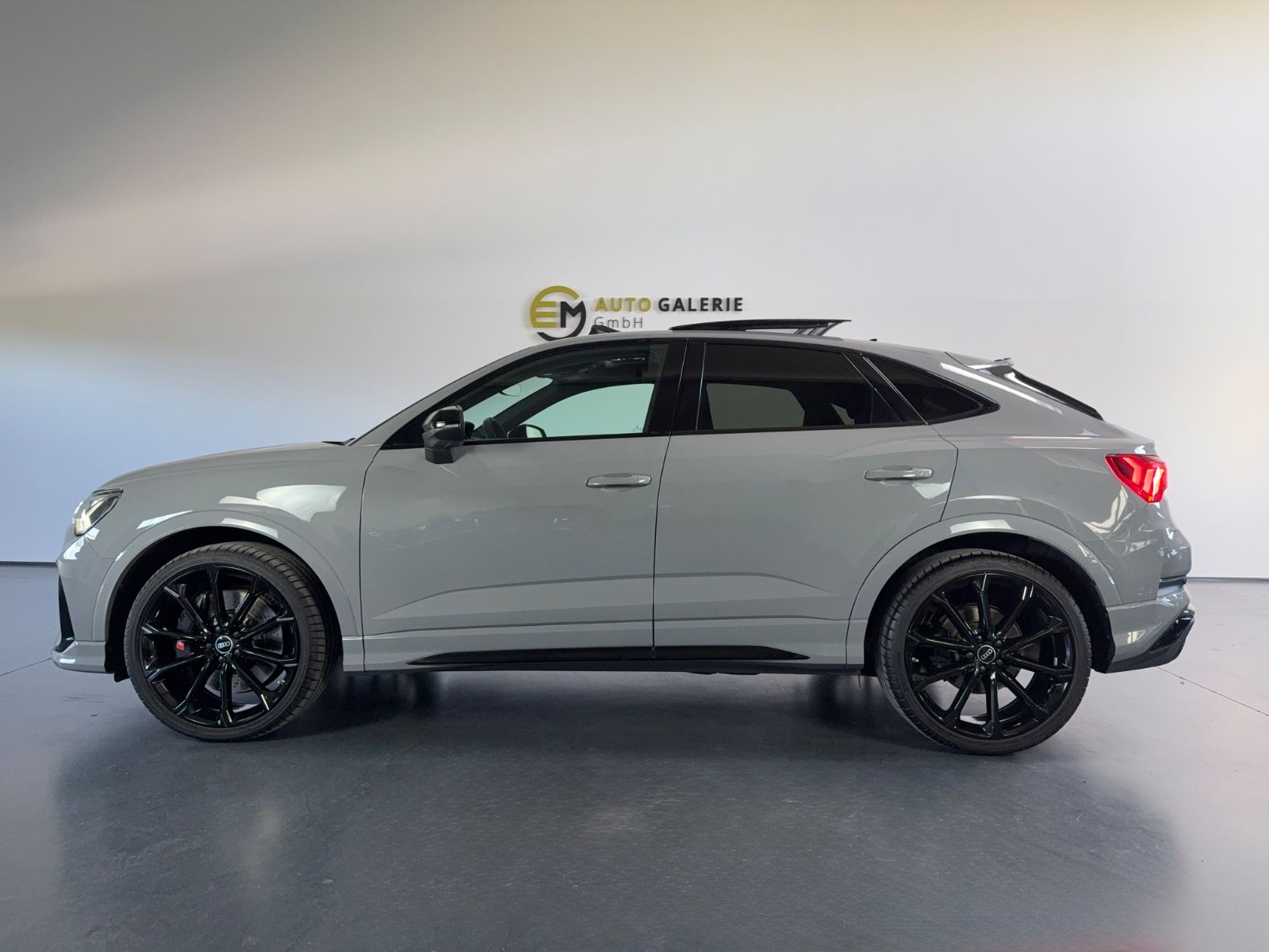 Audi RSQ3 Sportback 2.5 TFSI qu Pano Sonos Matrix 21 foto 2