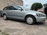 Volvo v 50 1,8 Benzin Motorschaden - Volvo V50 mit Benzin-Antrieb: Scheckheftgepflegt