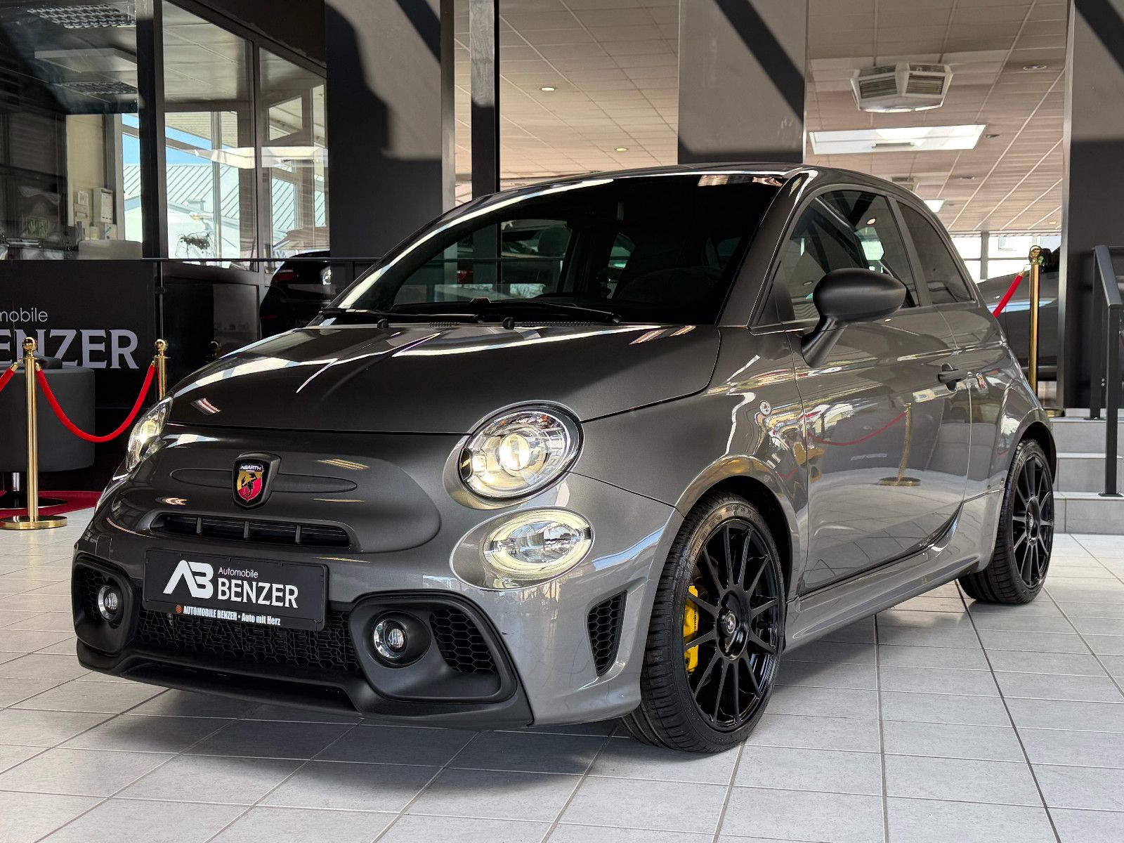 Fahrzeugabbildung Fiat Abarth 695Competizione/CARBON-SITZE/CARBON/BEATS