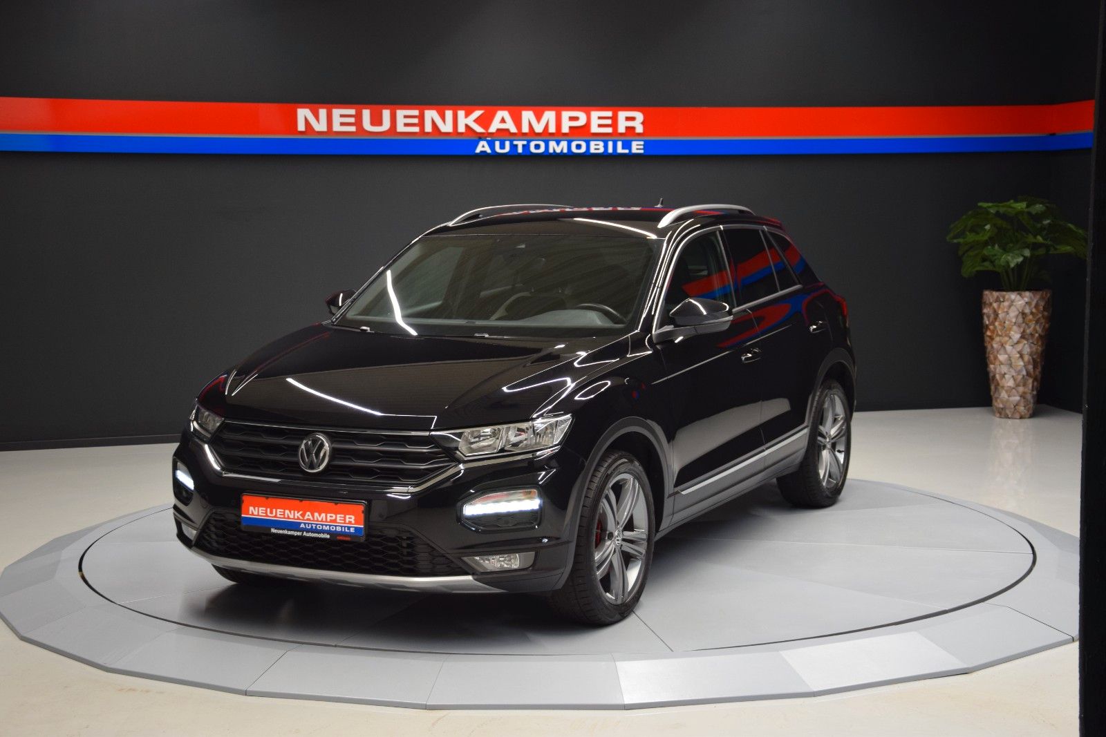 Fahrzeugabbildung Volkswagen T-Roc Sport NAVI LED