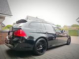 BMW 330d xDrive Touring M-Sportpaket Automatik  - BMW 330 aus 2009: Xd