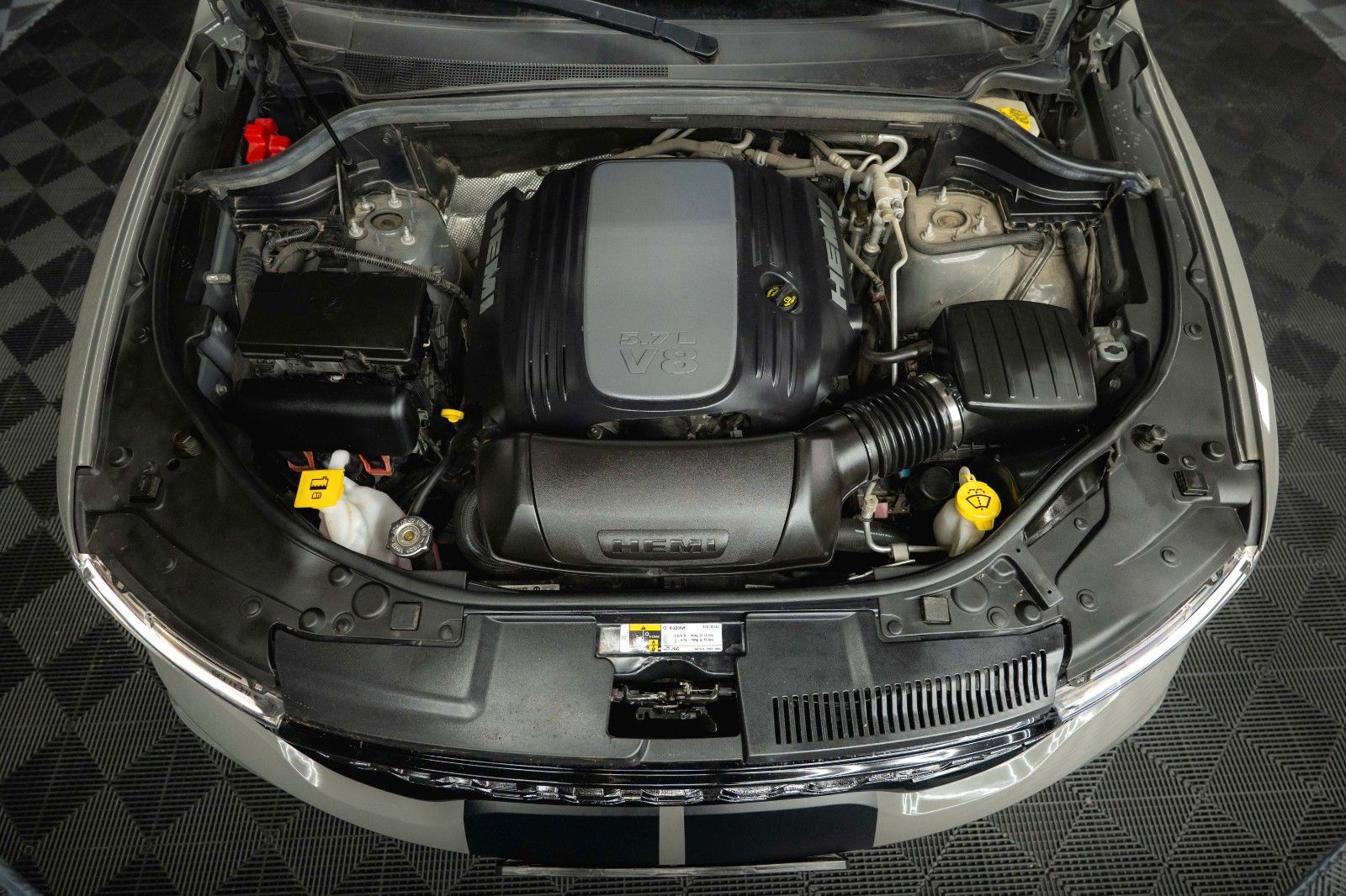 Fahrzeugabbildung Dodge Durango 5.7 V8 R/T 4x4 Night-Paket Modell 22 LED