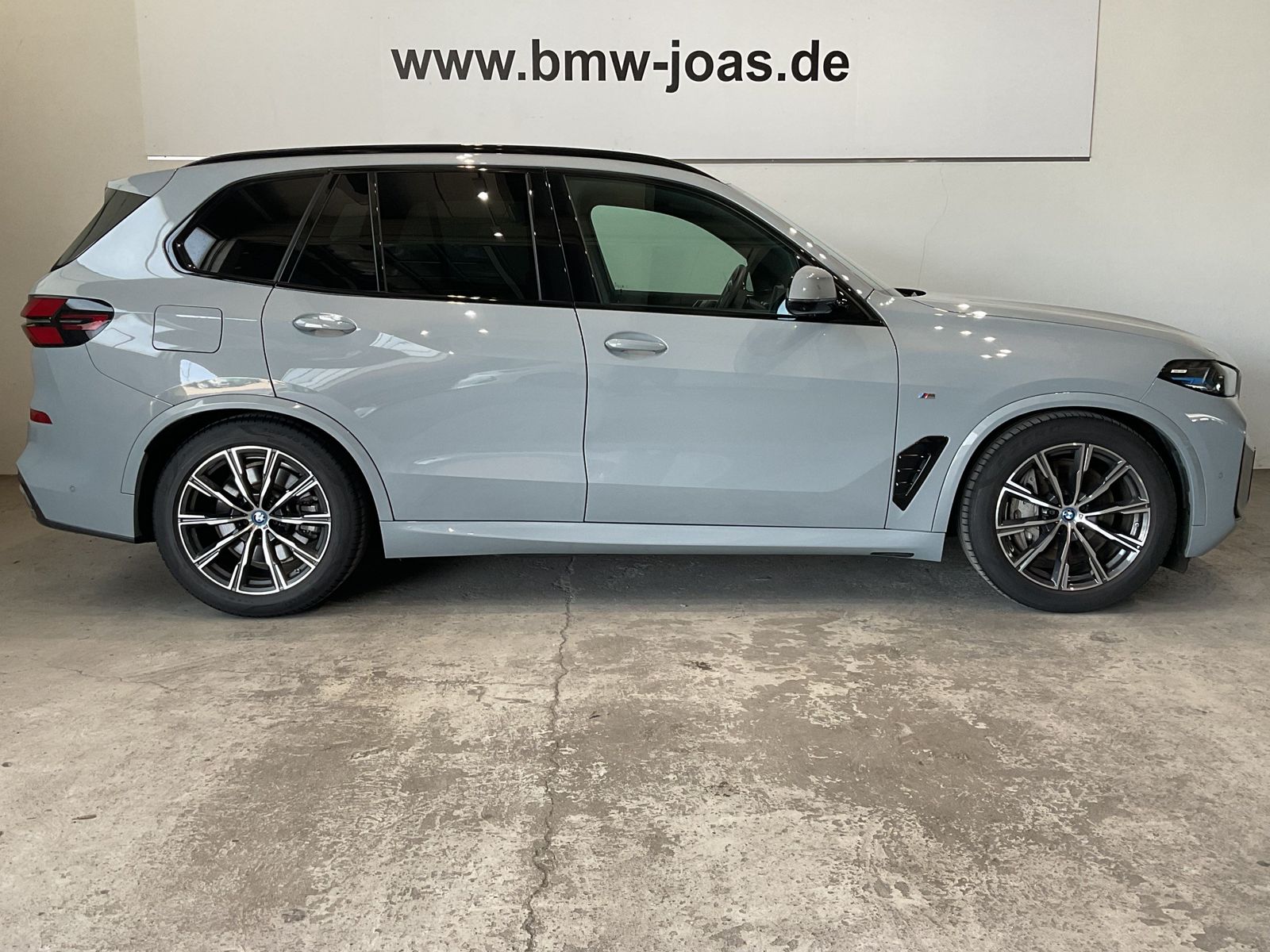 Fahrzeugeinzelansicht 15 Fahrzeugabbildung BMW X5 xDrive50e |Aktivlenkung |2-Achs-Luftfederung