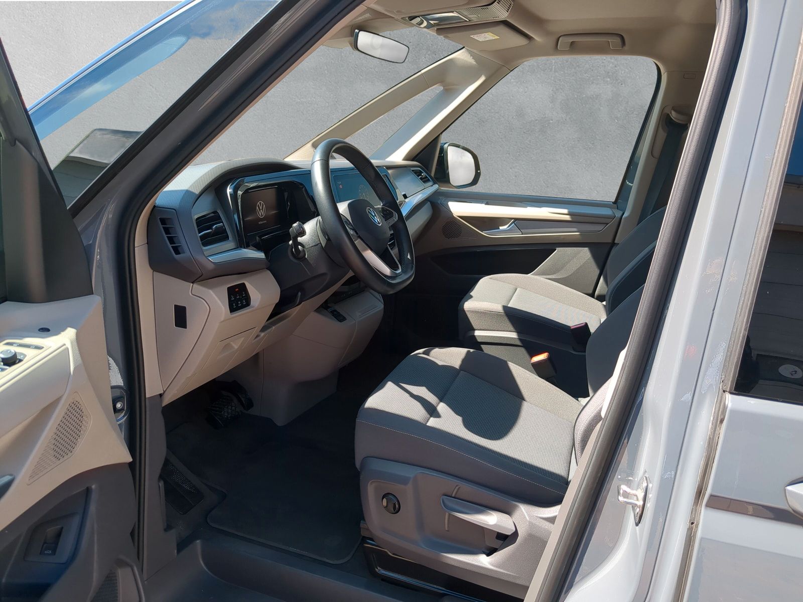 Fahrzeugabbildung Volkswagen T7 Multivan Edition 2.0 TDI DSG Standhz. RFK