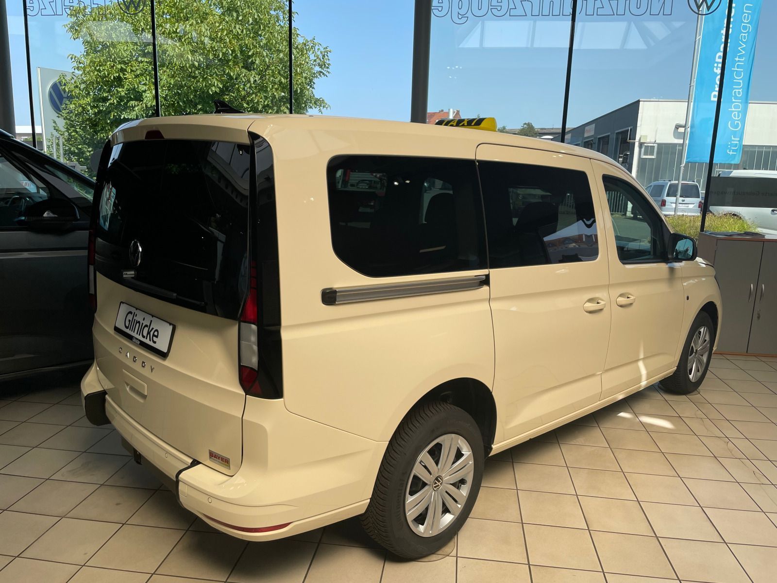 Volkswagen Caddy Maxi Taxi 2.0 TDI Rollstuhl LED Taxameter imagem 3