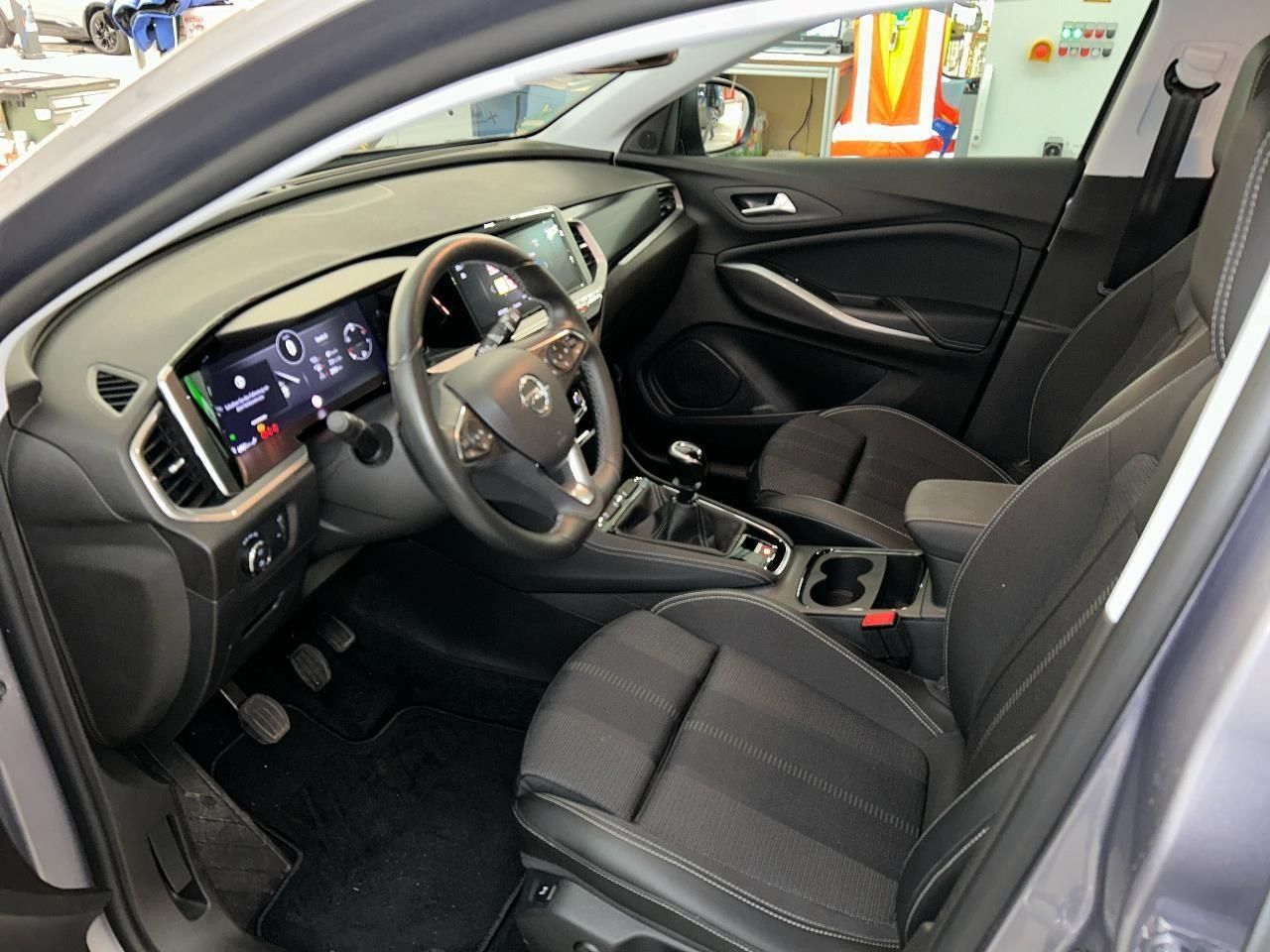 Fahrzeugabbildung Opel Grandland 1.2T GS Line - SONDERANGEBOT