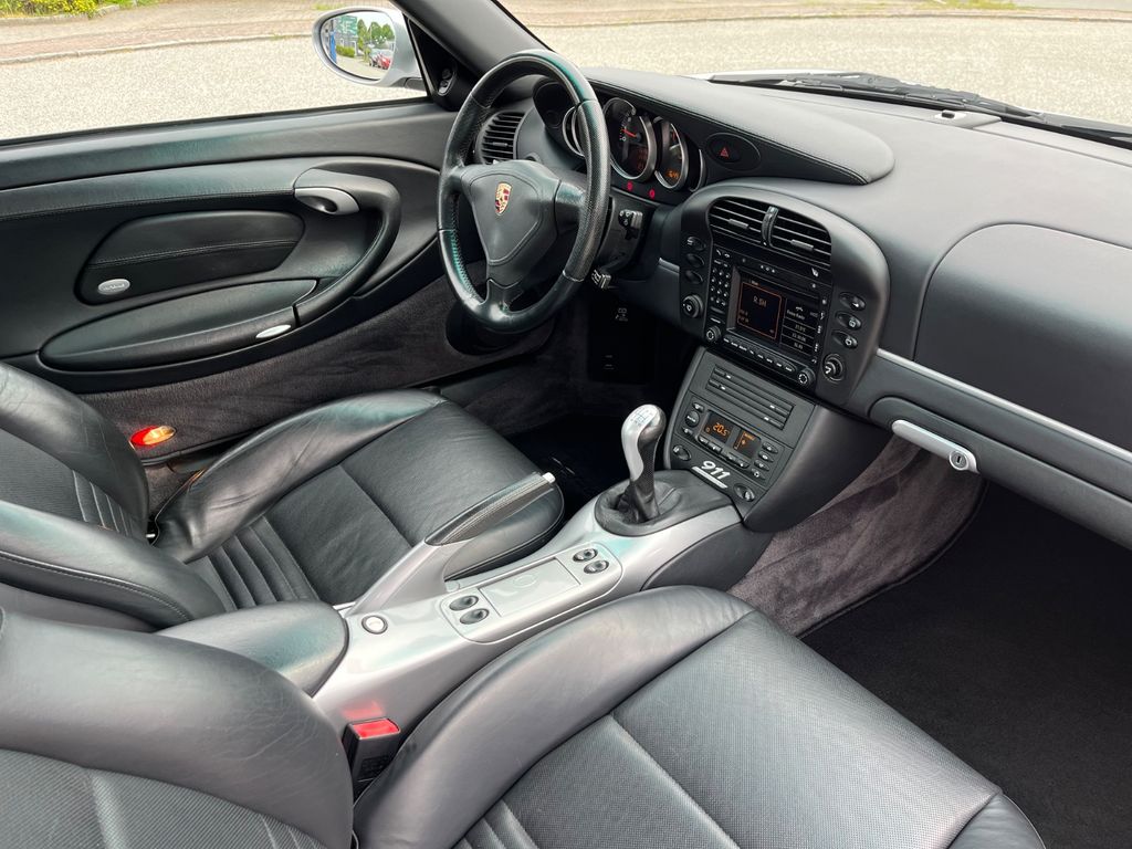 PORSCHE 911 996 Carrera Coupé Jubiläumsmodell Deutsch PORSCHE 911 996 Carrera Coupé Jubiläumsmodell Deutsch