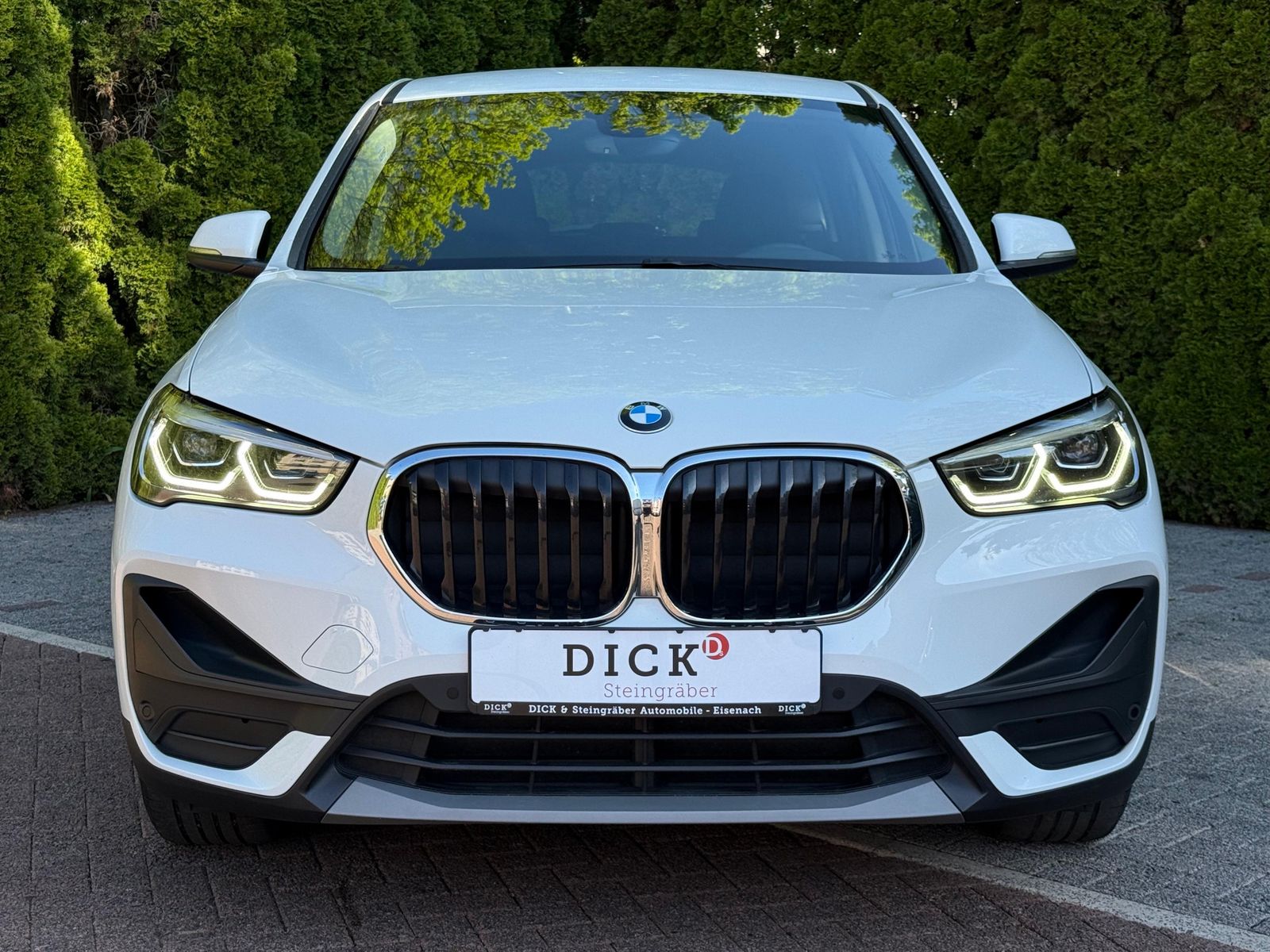 Fahrzeugabbildung BMW X1 sDrive 18 i Aut. LED+NAV+SHZ+AHK+TEMP+KAM+DAB